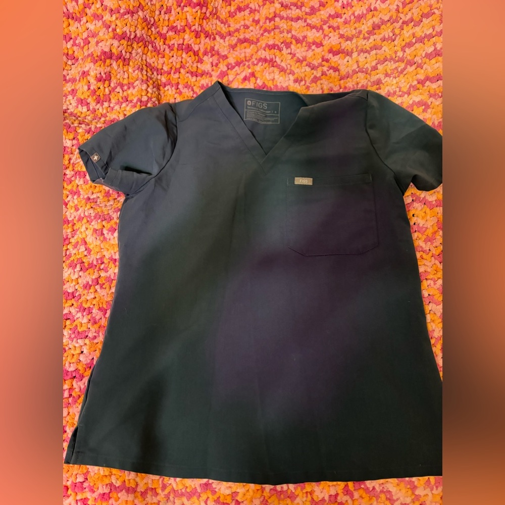 Figs scrub top